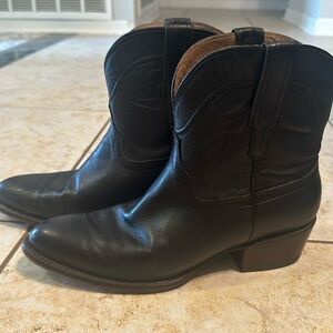 Size 10.5 B Tecovas Penny Boot Black